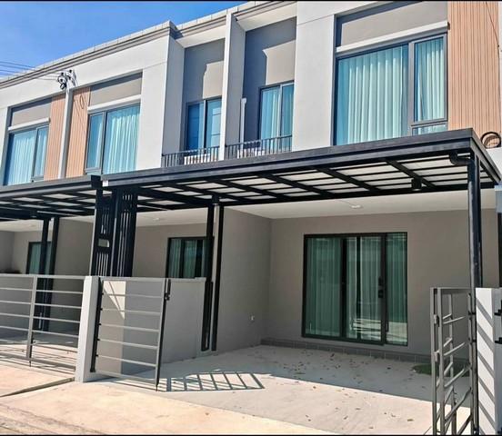 ให้เช่าทาวน์โฮม​ 2ชั้น โครงการ พลีโน่ สุขุมวิท บางนา2 (บ้านใหม่)​สอบถามข้อมูลและนัดชมสถานที่ :ติดต่อ : เนย์ 084-3563945https://line.me/ti/p/pj4uwCgxT9ติดต่อ : ตั้ม 093-2287932https://line.me/ti/p/UX1-r-vLMBทาวน์โฮม​ 2ชั้น โครงการ พลีโน่ สุขุมวิท บางนา2 (บ้านใหม่)​เนื้อที่ 17.5 ตารางวาพื้นที่ใช้สอย 106 ตารางเมตร3 ห้องนอน2 ห้องน้ำ2 ที่จอดรถเฟอร์นิเจอร์ครบ​(Index​ &​ SB)​- แอร์ครบทุกห้อง- เครื่องใช้ไฟฟ้าครบ-Build​ in​ Kichen- ตู้เย็น, ไมโครเว�