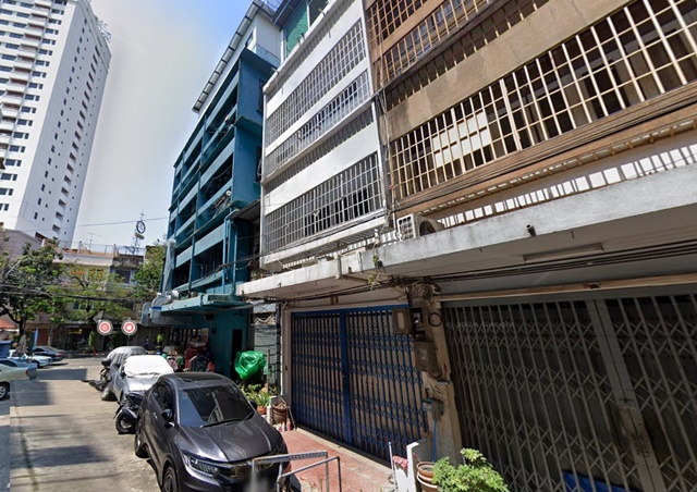 ตึกแถว 4 ชั้น เยาวราช 1.2 กม.ข้ามไป Iconsiam ใกล้ท่าเรือสี่พระยา ตลาดน้อย 500 ม.2-3 นอน  ตลาดสำเพ็ง 1.8 กม.