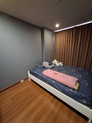 ขายด่วน !!!  คอนโด แอร์ลิงค์ เรสซิเดนซ์ (Airlink Residence) ร่มเกล้า ใกล้สนามบินสุวรรรภูมิ.ขายคอนโดคอนโด แอร์ลิงค์ เรสซิเดนซ์ (Airlink Residence) ชั้น 5 ตึก 4 ขนาด 35 ตร.ม. เดินทางสะดวกสิ่งอำนวยความสะดวกครบครัน หน้าโครงการเป็นคอมมูนิตี้มอลล์ .ที่ตั้งโครงการ52/1 ถ. ร่มเกล้า แขวงคลองสามประเวศ เขตลาดกระบัง กรุงเทพมหานคร 10520.รายละเอียดห้อง- ห้อง 188/543 ชั้น 5 ตึก 4- พื้นที่ใช้สอย 35 ตร.ม.- ห้องครัว+ชุดรับแข�