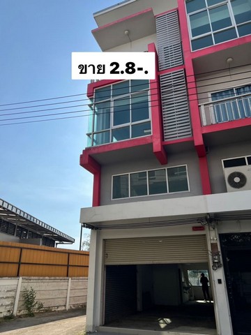 TEL : 092-288 9359 คุณดนิตาLine : https://line.me/ti/p/yxo92dHWP1รายละเอียด :ตึก 3 ชั้นครึ่ง แปลงหัวมุม ถนน สาย7ศรีราชา-หนองยายบู่ ศรีราชา ชลบุรีพื้นที่  38 ตารางวา อาคารเลขที่ 30 อาคารแปลงหลังมุมอาคารกั้นเป็นห้องพักแล้ว- ทำเลดีของถนนเส้นนี้ หายากแล้วพิกัด: สถานที่ใกล้เคียง- ถนนมอเตอร์เวย์- ห้างดองกิ , ห้างเจปาร์ค , เซ็นทรัล ศรีราชา ,โรบินสัน ศรีราชา- ห้างโฮมโปร ,ห้างไทวัสดุ ,ฮาดร์แวร์เฮ้าส์- ใกล้รพ. พ�