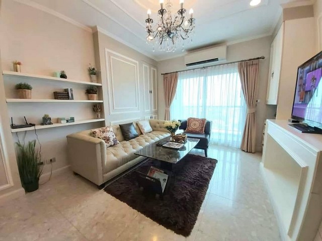 AOM 1598เดอะเครสท์ สุขุมวิท 34 ติด BTS ทองหล่อ วิวสวยห้องมุม ตกแต่ง Built-In ทั้งห้อง   2 นอน 2 น้ำ ขนาด 79 ตร.ม. ชั้น 14 ห้องมุม ราคาดีที่สุดเพียง 60,000 บาท/เดือน เท่านั้น ราคาขายเฉลี่ย 16-20 ล้านบาท1. ตกแต่ง บิ้วท์อินทั้งห้อง สวย หรู มีสไตล์ ขนาด 79 ตร.ม. ห้องมุม 2 ห้องนอน 2 ห้องน้ำ พร้อมอ่างอาบน้ำ และระเบียง วิวเมืองตึกสูงและรถไฟฟ้า 2. เครื่องใช้ไฟฟ้า เฟอร์นิเจอร์ครบครันที่คัดเลือกมาอย่างดี โ�