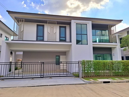 รหัสทรัพย์สิน :  HL# 29691 (L082156)พีเว่ รามอินทรา - วงแหวน PYVE Ramintra - Wongwaen  (หลังมุม) ถนนคู่ขนานกาญจนาภิเษก แขวงท่าแร้ง เขตบางเขน กรุงเทพมหานคร  ราคา  16,300,000 บาท    พีเว่ รามอินทรา - วงแหวน PYVE Ramintra - Wongwaen    บ้าน 2 ชั้น (หลังมุม) เนื้อที่ 64.8 ตร.ว.  พื้นที่ใช้สอย 233 ต.ร.ม.      4 ห้องนอน 5 ห้องน้ำ จอดรถ 3 คัน     หน้าบ้านหันทิศเหนือ      บ้านใหม่ยังไม่เคยอยู่อาศัย เจ้าของได้ตรวจรับบ้านอย่างละเอียด 2 รอบ โดยบริษัท ตร