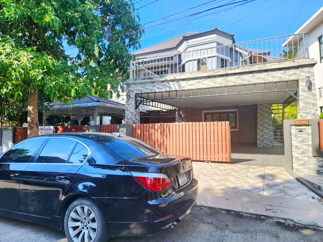 ดอนเมือง ตลาดโอโซนวัน 1.8 กม  ขายคฤหาสน์ บ้านเดี่ยว 2 ชั้น หมู่บ้าน NEO CITY 5 นอน 3 น้ำ 95 ตร.วา.440 ตร.ม.
