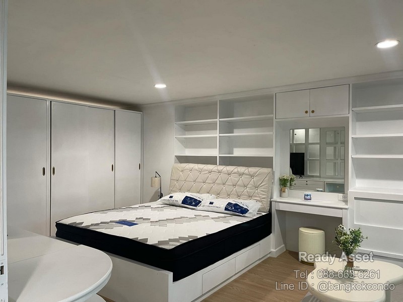 รหัสทรัพย์ : R68-01-004คอนโด ไดมอนด์ ทาวเวอร์ / DIAMOND TOWER CONDOMINIUMรายละเอียดห้องขนาด 74 ตรม. ชั้น 13 หันทิศตะวันออก1 ห้องนอนใหญ่ เตียง 6 ฟุต (ห้องกว้างเพิ่มเตียงอีกได้)1 ห้องนอนเล็ก เตียง 3 ฟุต (ไม่มีแอร์ แต่จะมีแอร์เคลื่อนที่ให้)2 ห้องน้ำ 1 ห้องครัวเครื่องใช้ไฟฟ้าเฟอร์นิเจอร์ครบครัน ห้องรีโนเวทใหม่ทั้งหมดFREE WIFIสิ่งอำนวยความสะดวกภายในห้อง- ทีวี 2 เครื่อง- เครื่องซักผ้าซักอบ LG- ตู้เย็น 2 �