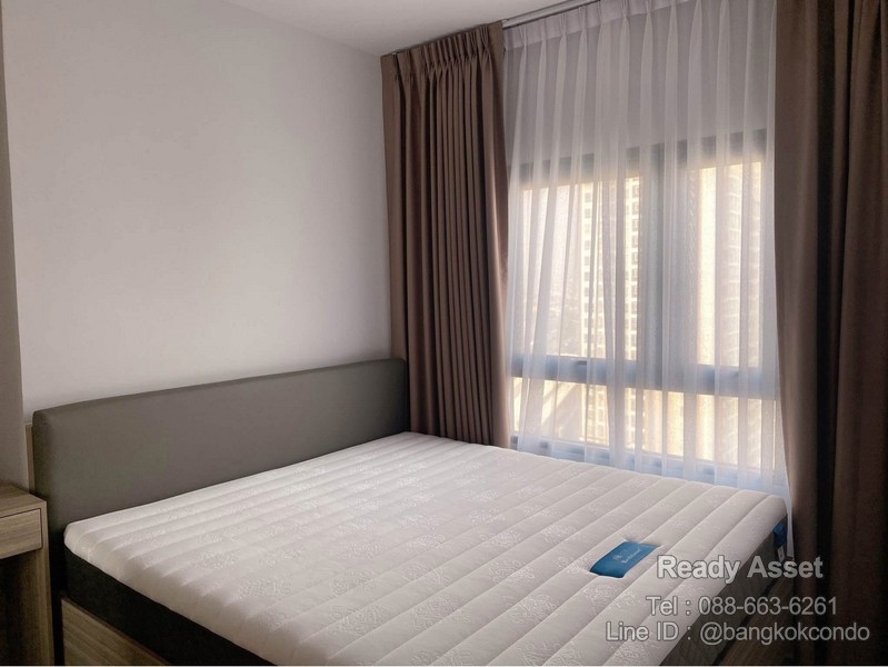 รหัสทรัพย์ : R68-01-002คอนโด อัลติจูด ยูนิคอร์น สาทร - ท่าพระ / Altitude Unicorn Sathorn - Tha Phraรายละเอียดห้องชั้น 16 ขนาด 34.54 ตร.ม.แบบห้อง 1 Bedroomวิวด้านนอก (แดดส่องกำลังดี ลมเย็นสบายมาก)สิ่งอำนวยความสะดวกภายในห้อง- อ่างอาบน้ำ- แอร์ 2 เครื่อง- โซฟาเบส- Microwave- ตู้เย็น- ทีวี- เตาไฟฟ้า เครื่องดูดควัน- เครื่องซักผ้า- เครื่องทำน้ำร้อน- โต๊ะวางทีวี- เตียงนอน+ฟูกที่นอน 6 ฟุต- ตู้เสื้อผ้า Built in- ม่านกันแสง UV ระเบีย�