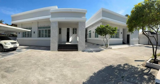 รหัสทรัพย์ R3242 ให้เช่า  บ้านชั้นเดียว พื้นที่กว้าง ย่าน บางนา-ตราด ใกล้เมกะ 
