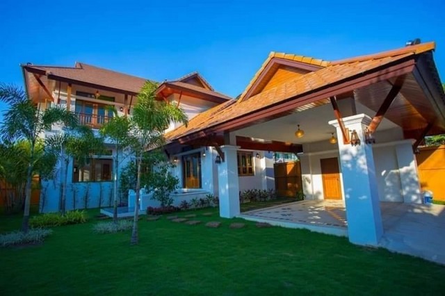 บ้านสร้างใหม่ สไตล์ล้านนา บนถนนมหิดล หนองหอย           