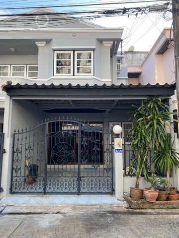 LVPU53027 ให้เช่าทาวน์เฮ้าส์ 2 ชั้น หมู่บ้าน ชัยภัทร ลาดพร้าววังหิน 83 พร้อมอยู่ราคาเช่า : 15,000 บาท/เดือน (ประกัน 2 เดือน ล่วงหน้า 1 เดือน)ที่ตั้ง : แขวงลาดพร้าว เขตลาดพร้าว กรุงเทพมหานคร 10230ชื่อโครงการ : หมู่บ้าน ชัยภัทร ลาดพร้าววังหิน 83รายละเอียด : - ขนาด 19 ตร.ว.- 2 ห้องนอน - 2 ห้องน้ำ- แอร์ 2 ตัว (ห้องนอน)- เตียงนอน 2 เตียง + ตู้เสื้อผ้า- ไม่รับสัตว์เลี้ยงทุกชนิด/ไม่รับต่างชาติสิ่งอำนวยค�