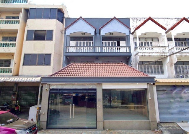 ขายโฮมออฟฟิศ 3NPA ทำเลดอนเมืองคูหาละ 1.99 ล้านขายโฮมออฟฟิศ 3 ชั้น 2 คูหา ข้างหมู่บ้านแกรนด์คาแนล   ใกล้สนามบินดอนเมือง เข้าออกสะดวก ทั้งฝั่งถนนเชิดวุฒากาศ และซอยวิภาวดี33  หรือลัดออกถนน รพช. ก็ได้ใกล้ BTS สายสีแดง สนามบินดอนเมือง ห้างซียร์ ม.รังสิต และตลาดสี่มุมเมืองทำเลธุรกิจ ใกล้แหล่งชุมชน  เหมาะทำ โฮมออฟฟิศ ร่วมกับการพักอาศัย คุ้มเกินคุ้ม ด้วยพื้นที่ใช้สอยมากกว