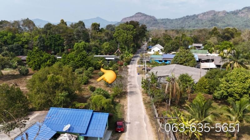ว้าวที่สวนเขาพระ ไร่ละ 1.4 ล้าน หายากแล้วน๊า5 ไร่ 20 ตรว.ยกแปลง 7 ล้าน 7 หมื่นต.เขาพระ อ.เมือง จ.นครนายกโฉนดครุฑแดงพร้อมโอนสวนมะม่วง มะยงชิด และไม้ผลอื่นๆหน้าแปลงที่ดินติดถนนคอนกรีต หน้ากว้าง 50 เมตร ระบบสาธารณูปโภค ประปา-ไฟฟ้า 3 เฟส พร้อม และภายในแปลงมีบ่อบาลดาล 1 ลูก (บ่อเก่าไม่ได้ใช้นานแล้วต้องให้ช่างมาปรับปรุงค่ะ)บรรยากาศดี ร่มรื่นต้นไม้เยอะ อยู่ในเขตชุมชน การ