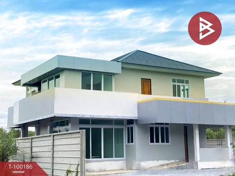 Sub1265ขายบ้านเดี่ยว  ธรรมศาลา นครปฐม เนื้อที่3งาน 57 ตรว บ้านเดี่ยว : ธรรมศาลา นครปฐมที่ตั้ง : ถนน เทศบาล10/1 ต.ธรรมศาลา อ.เมืองนครปฐม จ.นครปฐมรหัสทรัพย์ : T-100186ราคา : 11,950,000 บาทสนใจติดต่อคุณก้อ 0932570335แอดไลน์เบอร์นี้ได้เลย ประเภท : บ้านเดี่ยวสูง : 2 ชั้นเนื้อที่ : 3 งาน 57.0 ตารางวา พื้นที่ใช้สอย : 400.00 ตารางเมตรกว้าง : 20.50 เมตร ลึก : 71.30 เมตรห้องนอน : 8 ห้องห้องน้ำ : 6 ห้องห้องอื่นๆ : ห้องโถงชั้นบนแล�
