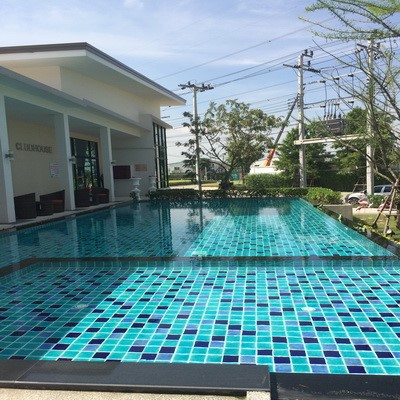 ทาวน์โฮม 2ชั้น 4 ห้องนอน 3 ห้องน้ำ Casa City Bangna ( คาซ่า ซิตี้ บางนา ) ใกล้เมกะ บางนา เพียง 1 กม. เท่านั้นทาวน์เฮ้าส์ 2 ชั้น  22 ตร.ว พื้นที่ใช้สอย : 109 ตร.ม.-4  ห้องนอน 3 ห้องน้ำ ต่อเติมห้องครัว และโรงจอดรถเรียบร้อย-ตกแต่งสวยพร้อมเฟอร์นิเจอร์ครบทุกห้อง-จอดรถได้ 2 คัน-หน้าบ้านไม่ชนใคร ติดริมสวน-ทิศใต้ลมดีตลอดทั้งปี-แอร์ 5 เครื่อง ระบบ Investor ประหยัดไฟฟ้าจุดเด่นโครงการ- เพดานสูง โปร่ง สบา�