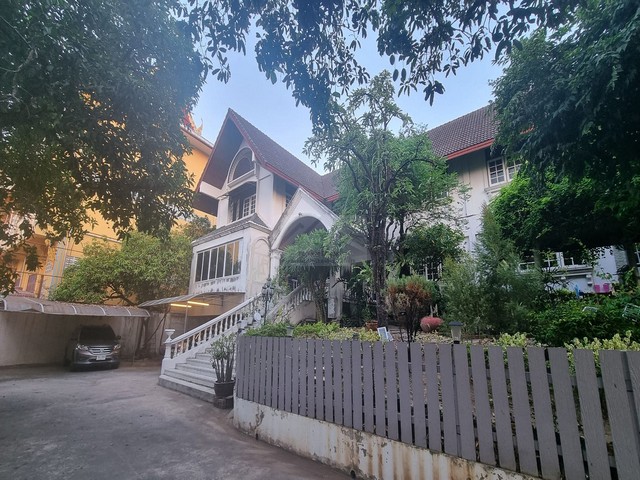 ขายบ้านเดี่ยวขนาดใหญ่ 242 ตร.วา ซอยบางแวก 9  ใกล้ The Circle ,รพ.พญาไท 3 **ขายขาดทุนเฉพาะที่ดินก็คุ้มแล้ว