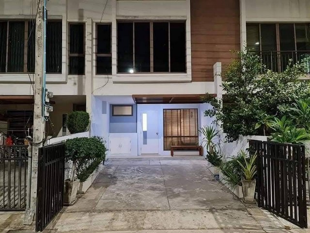 รหัสทรัพย์ R3244 ให้เช่า ทาวน์โฮม 3ชั้น เดอะไพรเวท สุขุมวิท-บางจาก 97/1