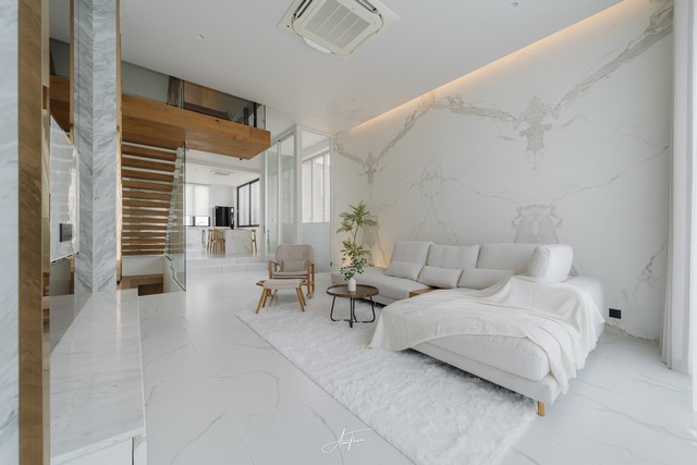ให้เช่าบ้านแฝด 5 ชั้น ใจกลางเอกมัย สุขุมวิท 65(Ekkamai 10) พื้นที่ 580 ตร.ม.สร้างใหม่สุดหรู มีระเบียงทุกห้อง พร้อมลิฟท์