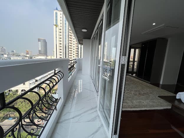 ขายคอนโด Prime Mansion One (ไพรม แมนชั่น วัน) เขตวัฒนา กรุงเทพที่ตั้ง : ซอยสุขุมวิท 33 ติด มหาลัย มศว คลองเตยเหนือ เขตวัฒนา กรุงเทพ ขนาดพื้นที่ : 248 ตรางเมตรรายละเอียดตึก prime mansion one ชั้น8 ห้อง8 B (เพลนเฮาส์)3นอน 4 น้ำ บวก 1 ห้องแม่บ้าน เช่า 130,000 บาท/ เดือนสิ่งอำนวยความสะดวก- ลิฟต์- ที่จอดรถ- สระว่ายน้ำ- ห้องออกกำลังกาย- ซาวน่า- ประตูคีย์การ์ด- CCTV- เจ้าหน้าที่รักษาความปลอดภัย 24 ชั่วโมงสถานที่ใก�