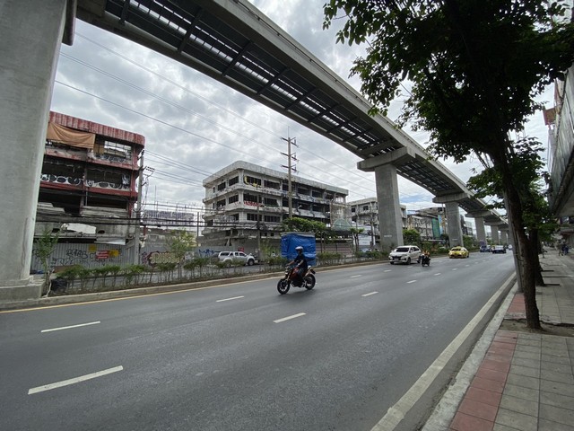 ที่ดิน ที่ดิน ลาดพร้าว 60 215000000 B.  0 ตร.ว. 2 ngan 0 ไร่   ลดจัดหนัก!!