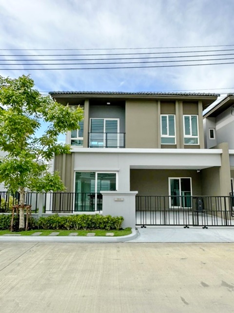 เมกา  ถ.บางนา-ตราด  บางนา 1.4 กม..ทาวน์เฮ้าส์ 2 ชั้น 3นอน 3น้ำ เฟอร์ครบชุด ม่านทั้งหลัง 36 ตร.วา .270 ตร.ม. รร.นานาชาติคอนคอร์เดียน 800 ม. 