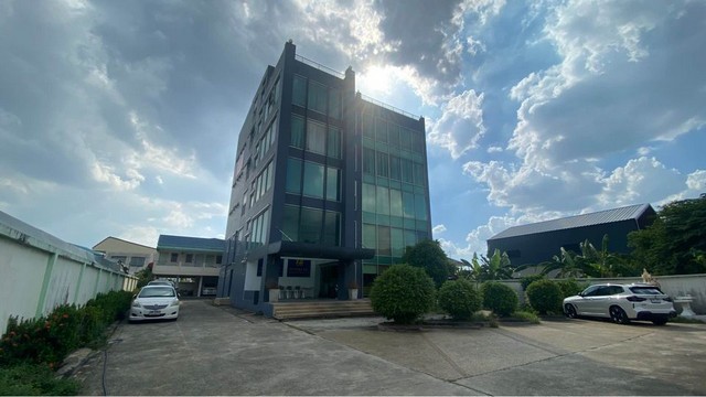 ขายอาคารสำนักงาน 5 ชั้น 291 ตรว. พื้นที่กว่า 1500 ตรม.ซอยโพธิ์แก้ว 3 เข้าออกได้ทั้งลาดพร้าว ถนนนวมินทร์ ถนนเกษตร-นวมินทร์ และถนนเลียบด่วน 