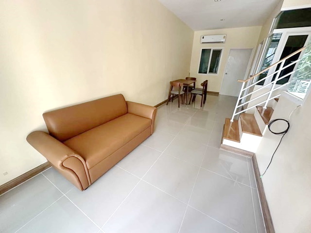condominium The Four Wings Residence 6000000 บาท  71ตร.-ม. ไม่ไกลจาก รถไฟฟ้าสายสีเหลือง สถานีศรีกรีฑา ทำเลดี-เยี่ยม เป็นคอนโดพร้อมอยู่ที่มีการตกแต่งภายในเพิ่มเติมได้แบบเรียบหรู และมีทำเลสวยสามารถมองเห็นวิวเมือง พร้อมพื้นที่ส่วนกลาง และสิ่งอำนวยความสะ