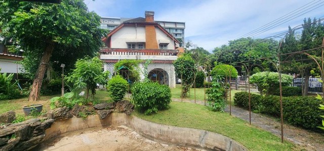 บ้านหลังใหญ่ ใจกลางเมือง เนื้อที่กว้าง โซนนิมมาน