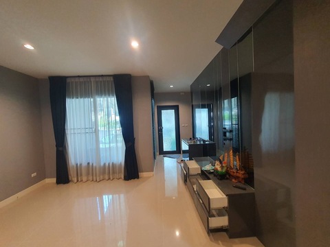 ให้เช่าบ้าน หมู่บ้าน พลีโน่ สุขุมวิท-บางนา 20,000/เดือน