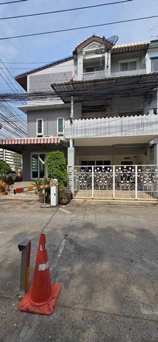 ขาย โฮมออฟฟิศ 3 ชั้นครึ่ง บ้านกลางเมือง รัชดา-เหม่งจ๋าย ถ.เทียมร่วมมิตร ใกล้ ถ.รัชดาภิเษก ถ.เลียบด่วนเอกมัยรามอินทรา หลั