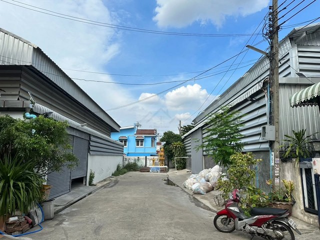 ให้เช่าโกดัง ขนาด 300 ตรม. ซอยนวลจันทร์ 36 (นวมินทร์ 163) เดินทางสะดวก 6 ล้อเข้าออกได้