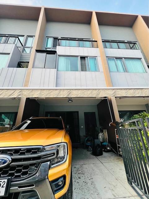 ขายทาวน์โฮม 3 ชั้น 18.1 ตรว. โครงการบ้านกลางเมือง สาทร - สุขสวัสดิ์ ใกล้ทางด่วนและรถไฟฟ้า 