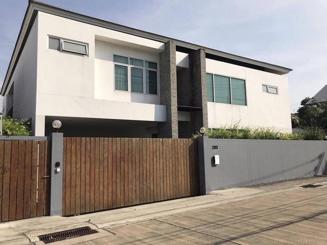 ขายบ้านเดี่ยว 2 ชั้น 126 ตรว. หมู่บ้านธารารมณ์ รามคำแหง ซอย 9 พร้อมสระว่ายน้ำส่วนตัว เดินทางสะดวก ใกล้รถไฟฟ้าสายสีส้ม  