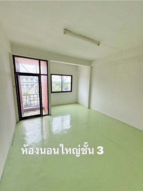 มีชั้นลอย ทำเลดี เดอะวอล์ค ราชพฤกษ์ 3.4 กม. ให้เช่าอาคาร 3.5ชั้น  ติดถนนใหญ่ 20ตร.วา.250ตร.ม. 4นอน ราชพฤกษ์ MRTไทรม้า 2.6กม. บางใหญ่ 1.5 กม.
