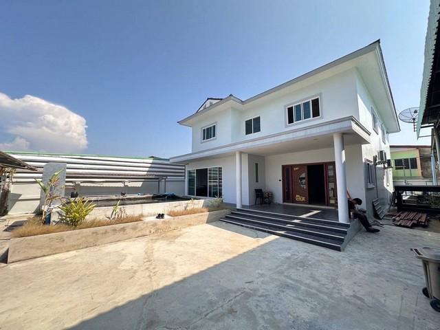 ขายโกดังพร้อมสำนักงาน และที่พักอาศัยคนงาน มีบ้าน 2 ชั้น วัดศรีวารีน้อย บางพลี