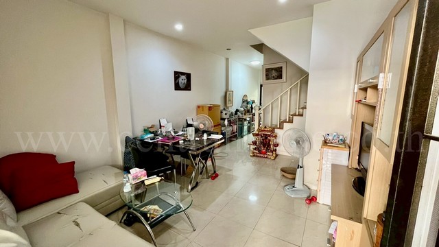 ทาวน์โฮม 3 ชั้น หมู่บ้าน ปริญลักษณ์ เพชรเกษม 69 - หนองแขม