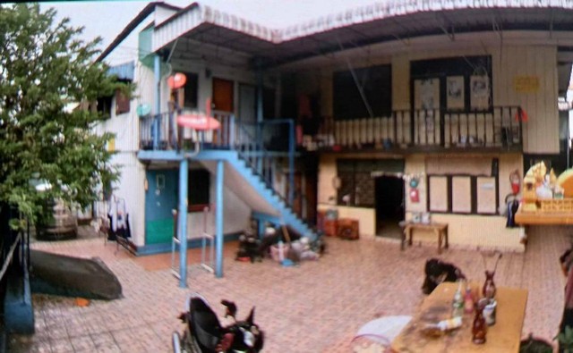 ขายบ้านถนนประชาอุทิศ ซอย 11 ติดทางเดินพร้อมห้องเช่า 20 ห้อง 
