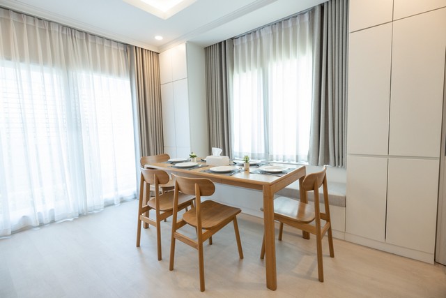ขายพร้อมผู้เช่า บ้านเดี่ยว 2ชั้้น หมู่บ้านเซนโทร บางนา – วงแหวน 54.6 ตรว ตกแต่งพร้อมอยู่ ใกล้ส่วนกลาง เงียบสงบ
