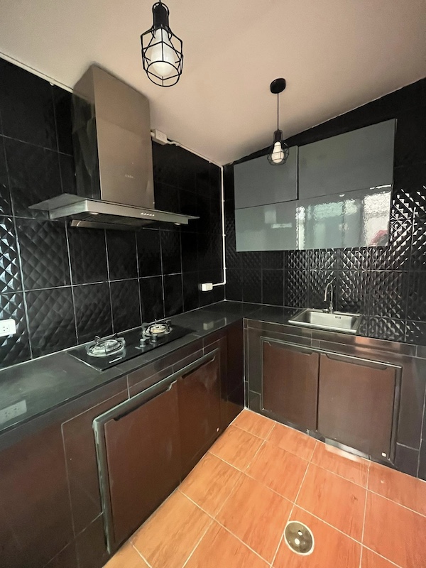BH3546 ให้เช่าทาวน์โฮม 3 ชั้น โครงการทรีโอ ร่มเกล้า เหมาะทำโฮมออฟฟิศ ใกล้เกษมบัณฑิต ร่มเกล้า เดินทางสะดวก ใกล้สนามบินสุวรรณภูมิ
