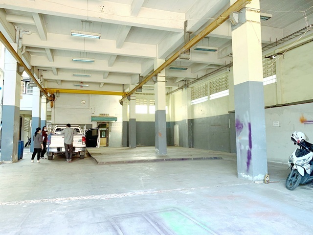 บางขุนเทียน ใหม่ บางบอน1  MRT บางแค 5.2กม. ให้เช่าโกดัง โรงงาน 505 ตร.ม. ประตูใหญ่ รถใหญ่ 10 ล้อ จอดรถได้หลายคัน