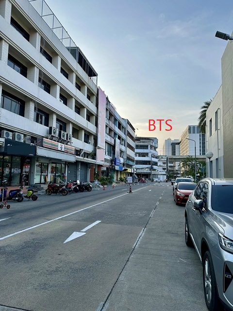  ให้เช่า อาคาร 4.5ชั้น 350ตร.ม. ใกล้ BTSสายหยุด​ 90 ม. ตลาดยิ่งเจริญ 500ม.​โรงพยาบาล CGH 18ตรว.  สารสาสน์วิเทศสายไหม 3.5 กม Big C