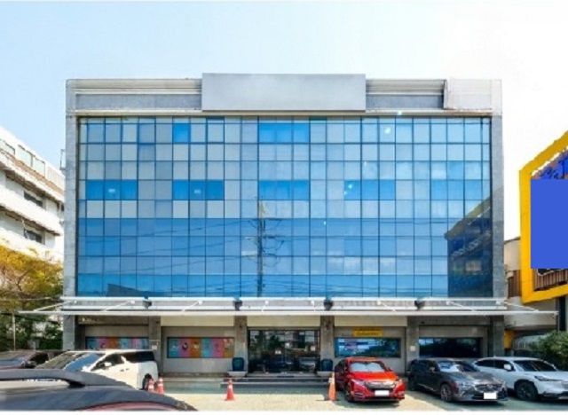 โรบินสัน ศรีนครินทร์ 700ม. ให้เช่าอาคารสำนักงาน 4 ชั้น 5 คูหา MRT ศรีนุช 1.1 กม. 199ตร.วา.1,859ตร.ม. 11นอน 7น้ำ