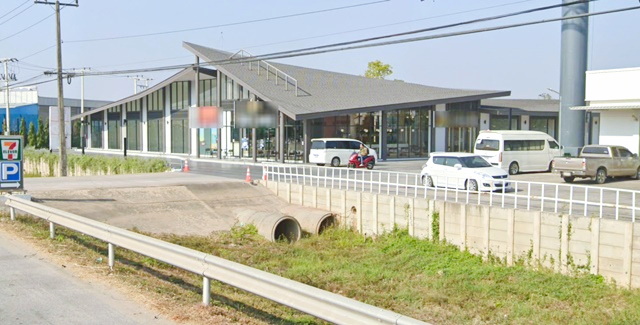 บิ๊กซี อุดรธานี 900ม.  แม็คโคร อุดรธานี 1.8 กม.ให้เช่าพื้นที่สำนักงาน  ร้านค้า ติดถนนรอบเมืองอุดรธานี  ทำเลค้าขายดี จอดรถสะดวก 60 ตร.ม