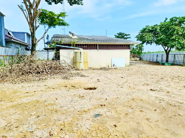 บ้านเดี่ยวชั้นเดียว 100ตร.วา. PTTลำลูกกาคลอง8  200ตร.ม. ไฟฟ้า 3 เฟส โรงเรียนเตรียมอุดม ปทุมธานี ม.อีสเทิร์นเอเชีย 6.9 กม. 2 นอน 2 น้ำ