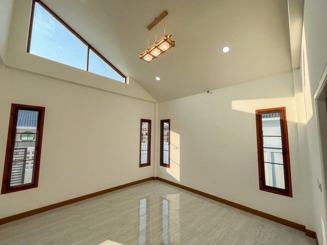 บ้านสร้างใหม่ชั้นเดียว สไตล์มินิมอล ใกล้กาดฝรั่ง หางดง