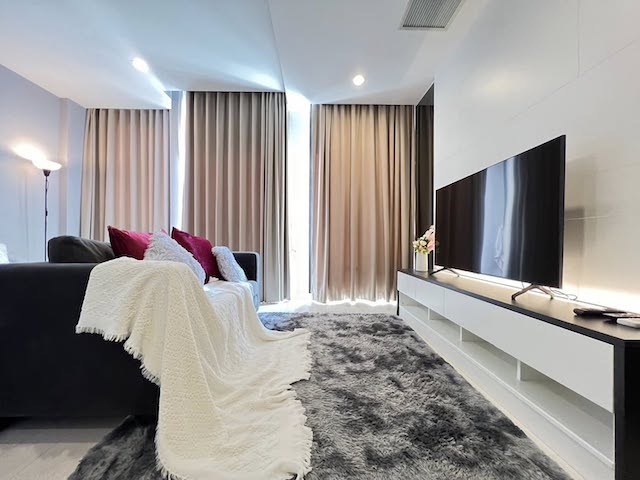 Noble Ploenchit Private safe comfortable 37th floor BTS Ploenchit