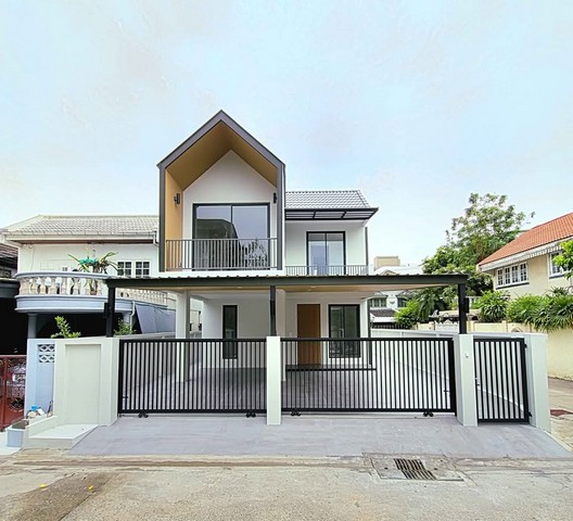 P582 ขายบ้านเดี่ยว ใจกลางสุขุมวิท รีโนเวทใหม่ ซอยสุขุมวิท เดินทางสะดวก เหมาะซื้อปล่อยเช่าและอยู่อาศัย