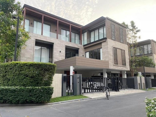 ขายบ้านเดี่ยว 3 ชั้น โครงการ Vana Residence กรุงเทพกรีฑาตัดใหม่ มีลิฟต์ ใกล้ Market Place ( รับชาวต่างชาติ )