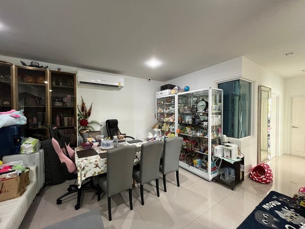 Golden Neo Sathorn – บ้านสไตล์ลอนดอนสุดอบอุ่น พร้อมเฟอร์นิเจอร์บิ้วอินทั้งหลัง พร้อมเข้าอยู่