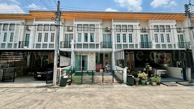 ทาวน์โฮม โกลเด้น นีโอ ลาดพร้าว - เกษตรนวมินทร์ พร้อมอยู่