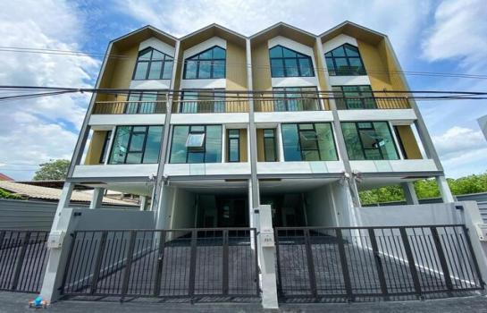 ให้เช่าทาวน์โฮมออฟฟิศ 4 ชั้น หลังมุม ซอยวชิรธรรม 60 มีให้เลือกหลายคูหา
