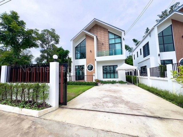 บ้านเดี่ยว 2 ชั้น สร้างใหม่ สไตล์โมเดิร์น แม่เหียะ  