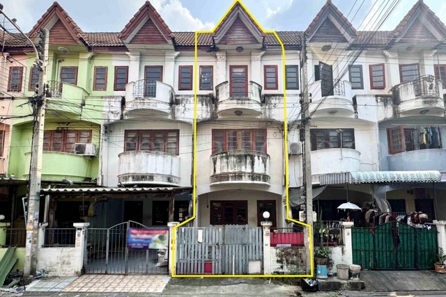 ทาวน์เฮ้าส์ 3 ชั้น พงษ์ศิริชัย 2 ซอยเพชรเกษม 85 ทำเลดี ติดถนนเพชรเกษม